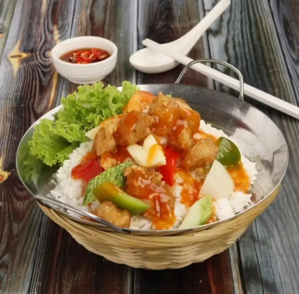 SWEET & SOUR CHICKEN