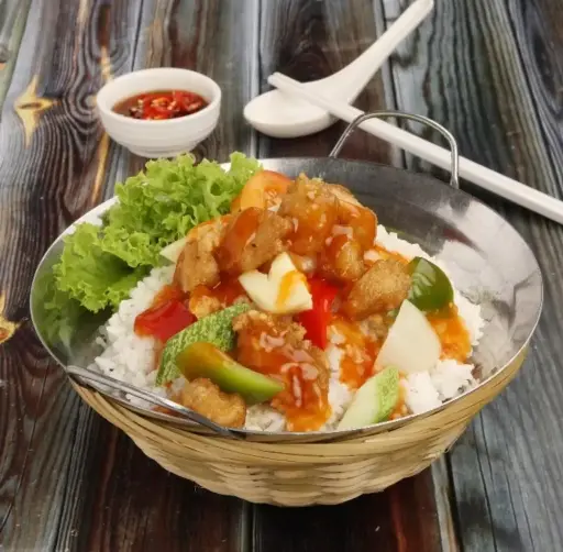 [17] SWEET & SOUR CHICKEN