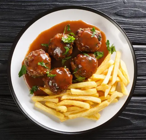 [39] Cheesy beef meatball N fries