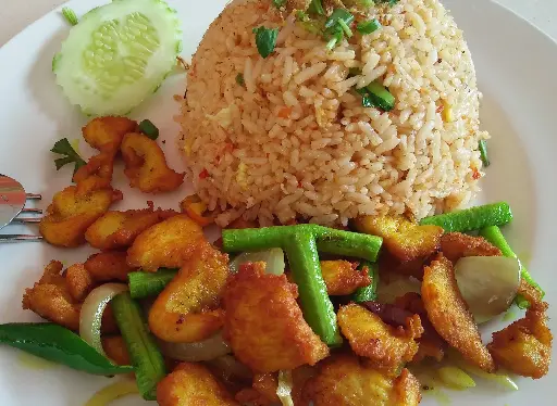 [8] NASI GORENG AYAM KUNYIT
